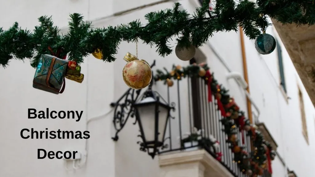 balcony flower and plant decoration ideas for Christmas